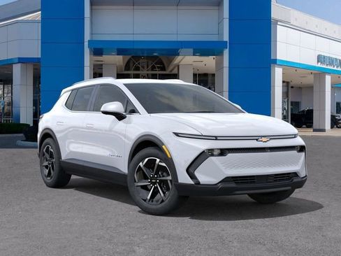 New 2026 Chevrolet Equinox EV LT image 7