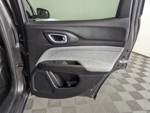 Used 2023 Jeep Compass Sport image 32