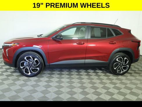 Certified 2024 Chevrolet Trax RS w/ Driver Confidence Package FWD image 9