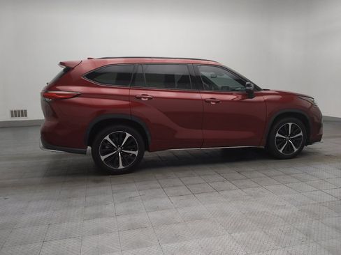 Used 2021 Toyota Highlander XSE FWD image 10
