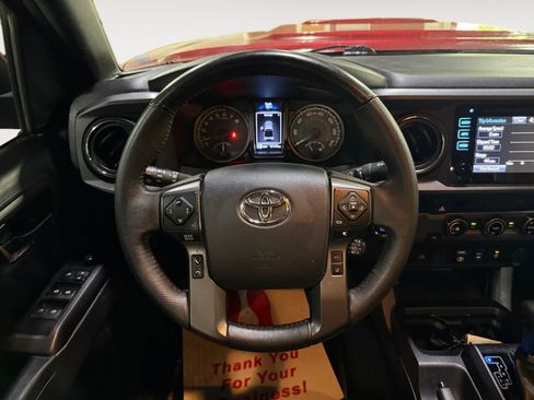Used 2018 Toyota Tacoma TRD Sport RWD image 19