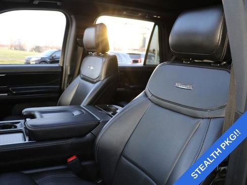 Used 2025 Ford Expedition Platinum w/ Stealth Appearance Package image 20