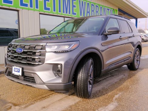 New 2026 Ford Explorer Active w/ Active Comfort Package image 1