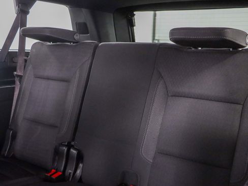 Used 2022 GMC Yukon XL SLE image 27