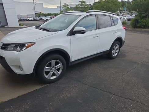 Used 2013 Toyota RAV4 XLE FWD image 10