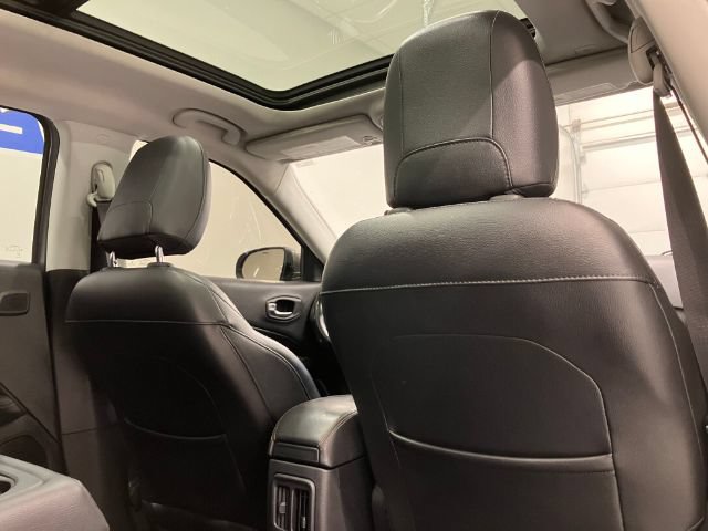 Used 2018 Jeep Compass Limited w/ Navigation Group AWD/4WD image 55