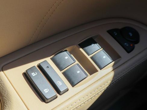 Used 2011 Buick Lucerne CXL image 20