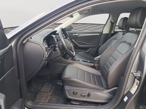 Used 2024 Volkswagen Jetta SE image 12