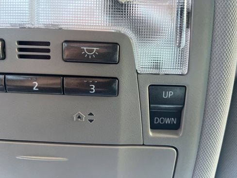 Used 2019 Toyota Highlander XLE FWD image 64