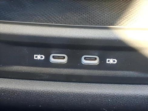 New 2025 Volkswagen ID.4 Pro image 11