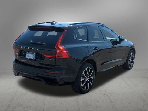 Certified 2024 Volvo XC60 B5 Plus w/ Climate Package AWD/4WD image 6