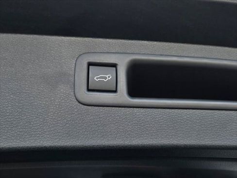 Certified 2026 Toyota Highlander Limited AWD/4WD image 27
