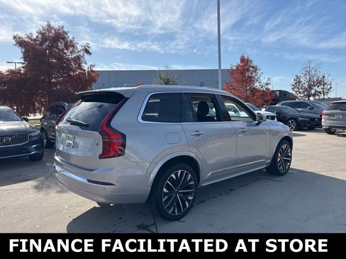 Certified 2025 Volvo XC90 B6 Plus image 5