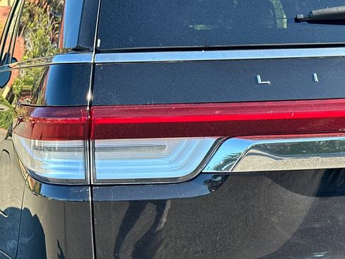 Used 2024 Lincoln Navigator Premiere AWD/4WD image 48