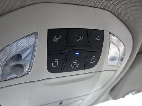 Used 2023 Chrysler Pacifica Touring-L FWD image 28