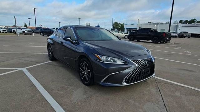Used 2022 Lexus ES 350 w/ Premium Package FWD image 2