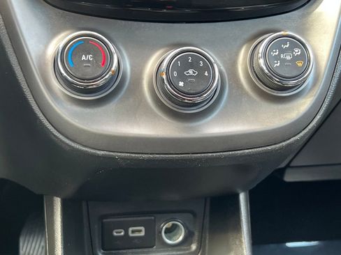 Used 2022 Chevrolet Spark LT image 26