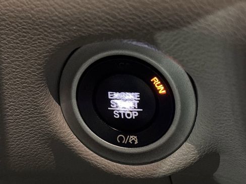 Used 2017 Chrysler Pacifica Touring Plus image 23