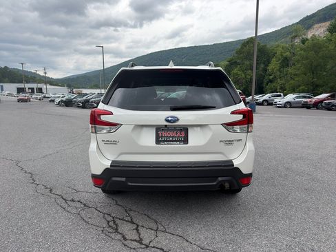 Used 2023 Subaru Forester Premium AWD/4WD image 6
