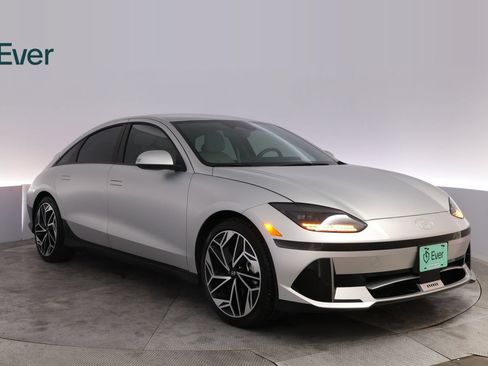 Used 2025 Hyundai Ioniq 6 SEL RWD image 13