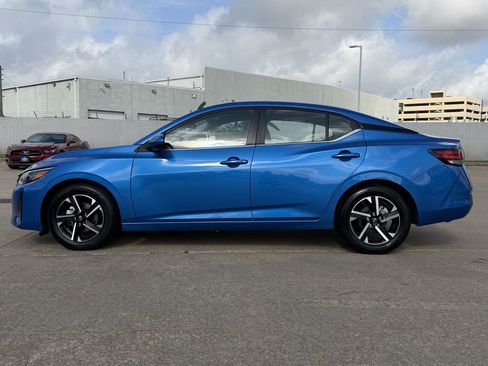 Used 2025 Nissan Sentra SV FWD image 6