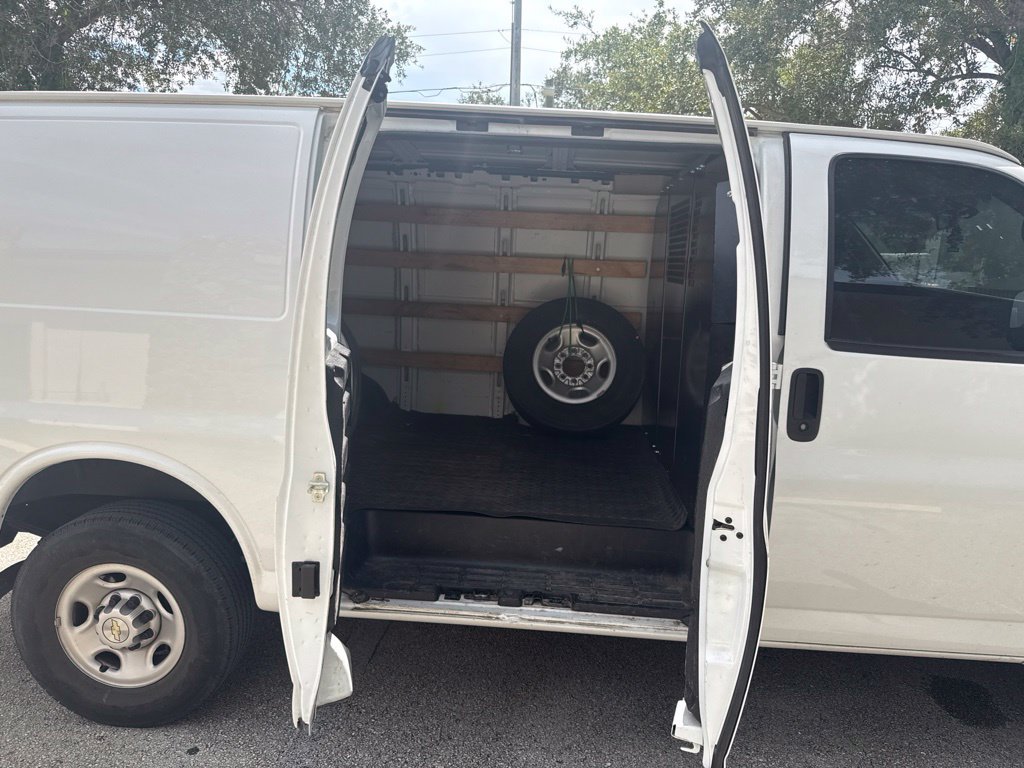 Used 2022 Chevrolet Express 2500 w/ Driver Convenience Package RWD image 8