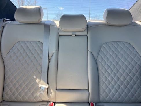 Used 2022 Genesis G70 3.3T w/ Sport Prestige Package image 32