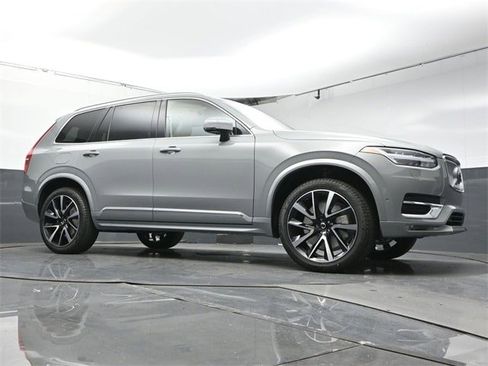 New 2025 Volvo XC90 B5 Plus w/ Protection Package Premier image 34