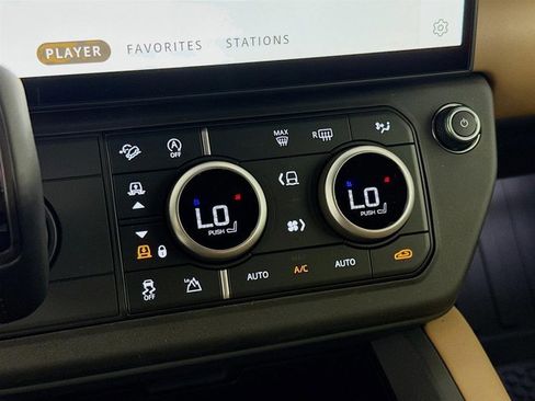 New 2026 Land Rover Defender 110 X-Dynamic SE AWD/4WD image 18