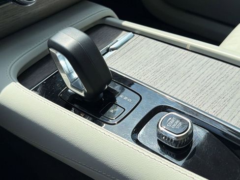 Used 2023 Volvo XC90 B6 Plus w/ Protection Package Premier image 17