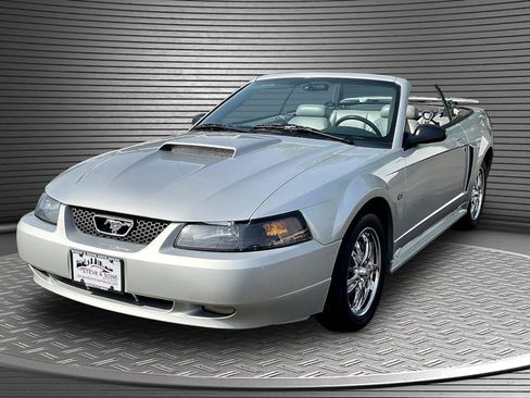 Used 2001 Ford Mustang GT Premium RWD image 3