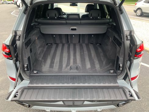 Used 2024 BMW X5 xDrive40i w/ M Sport Package AWD/4WD image 6