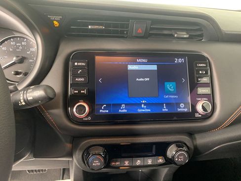 Used 2024 Nissan Kicks SR image 27