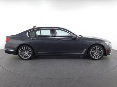 Used 2020 BMW 750i xDrive w/ Executive Package AWD/4WD image 8