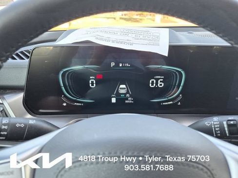 Certified 2025 Kia Telluride LX FWD image 27