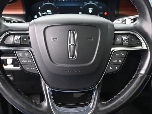 Used 2022 Lincoln Nautilus Reserve w/ Cargo Utility Package AWD/4WD image 16