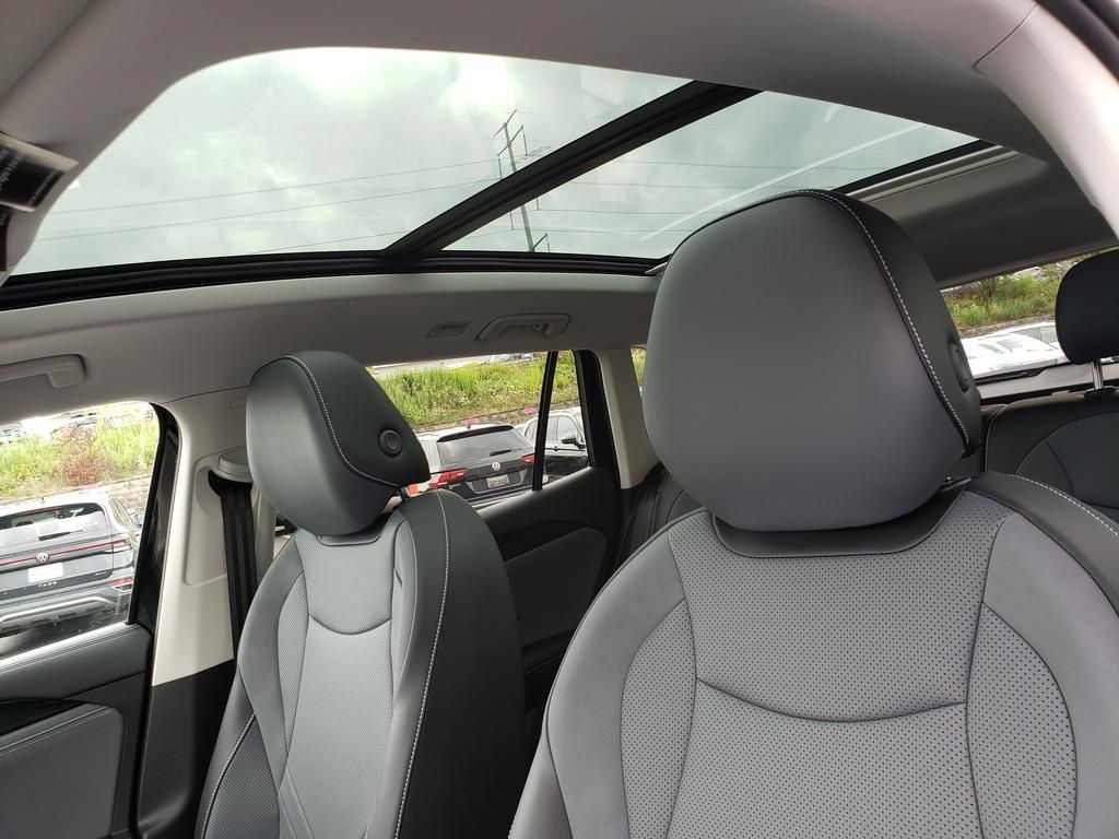 New 2026 Volkswagen Tiguan SE AWD/4WD image 8