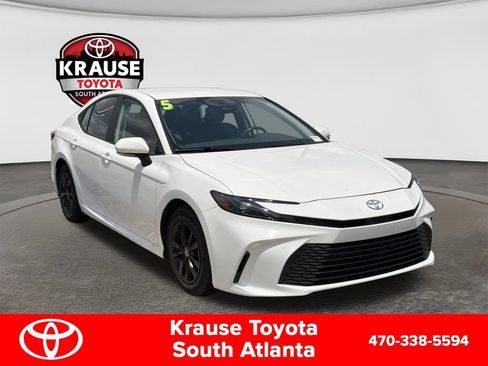 Used 2025 Toyota Camry LE w/ Convenience Package FWD image 3
