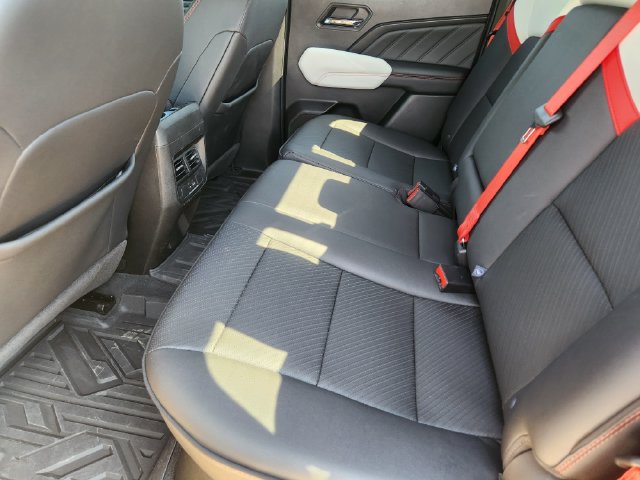 Used 2023 GMC Canyon AT4X AWD/4WD image 31