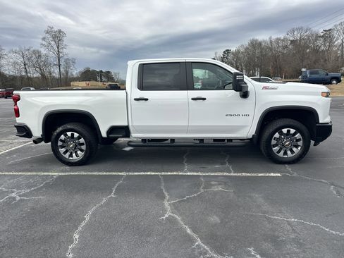 Certified 2024 Chevrolet Silverado 2500 Custom w/ Custom Value Package image 9