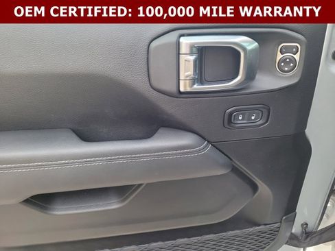 Used 2023 Jeep Wrangler Unlimited Sahara w/ Cold Weather Group AWD/4WD image 25