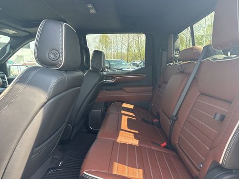 Used 2025 GMC Sierra 1500 Denali Ultimate image 13
