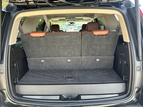 Used 2017 Cadillac Escalade Premium Luxury RWD image 45