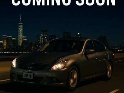 Used 2011 INFINITI G25 x w/ Moonroof Pkg