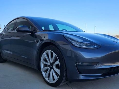 Used 2018 Tesla Model 3 image 7