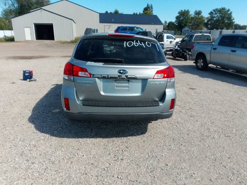 Used 2010 Subaru Outback 2.5i Limited AWD/4WD image 4