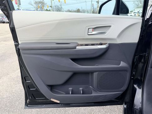 Certified 2024 Toyota Sienna XLE image 16