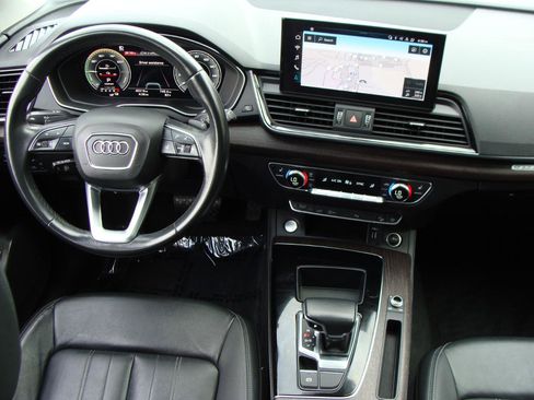 Used 2021 Audi Q5 e Premium Plus w/ Premium Plus Package AWD/4WD image 11