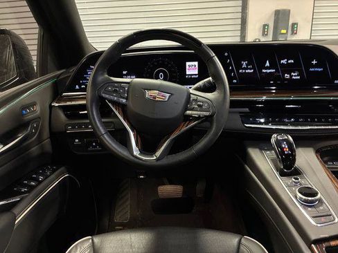 Certified 2024 Cadillac Escalade ESV Premium Luxury w/ Performance Package AWD/4WD image 45