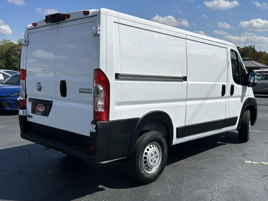 Used 2025 RAM ProMaster 2500 w/ Convenience Group FWD image 3